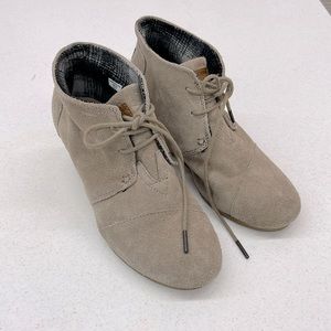 Toms suede taupe wedge booties size 8.5